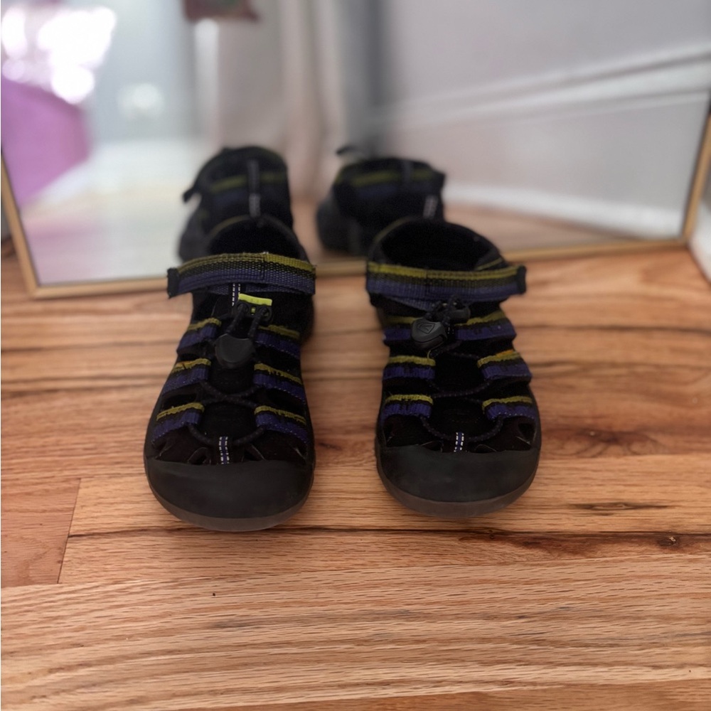 Keen Kids Black and Purple Sandals